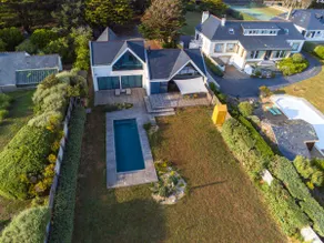 Exclusive oceanfront villa, serenity and design - Image 4