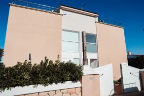 Beautiful villa by the sea with a private pool. - Image 2