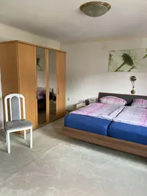 Hele huset, rolig by beliggenhed, have, elektrisk seng, GRATIS parkering, GRATIS WIFI - Image 3