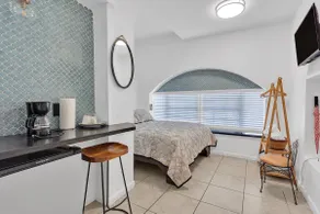1920s Coral House Studio in Little Havana - Image 4