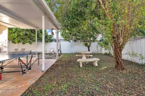 Private Studio Cabin steps from Calle 8 - Image 3