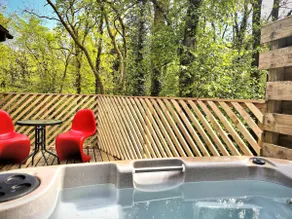 Shrew Lodge Hot Tub - Image 4