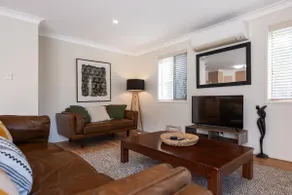 Cottage on Kent - Close to Queen's Park and City - Image 2