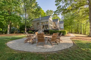 Waterfront paradise w/ large outdoor living area - Image 5