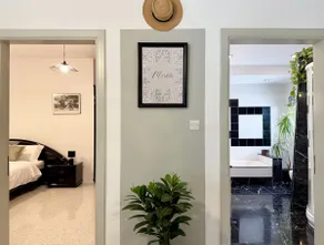 17HH -Spacious home with rooftop terrace & Jacuzzi - Image 3