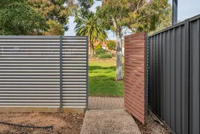 Spacious Family 3BR Townhouse by Park • Free WiFi & Parking Close CBD - Image 5