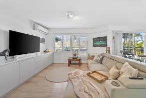 Modern Unit walk to Beach Mooloolaba opp Canal - Image 2