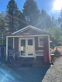 Ulee’s Gold: Cozy Cottage + Loft + Pet-Friendly - Image 5