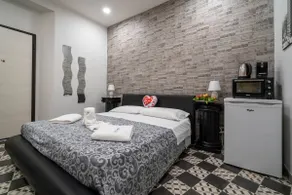 Vista Mare Apartments - Image 2