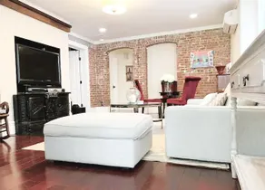 C&J Signature Stays Historic Renovated Apartment - Image 5