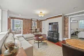 C&J Signature Stays Historic Renovated Apartment - Image 4
