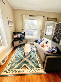 Bright, pet friendly, and kid friendly - Image 2
