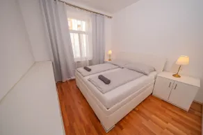 4 Bob's Apartments: 3 bedrooms, King size beds - Image 2