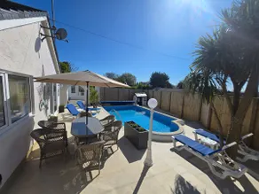 Bungalow attrayant avec piscine privée près de Tenby - Image 2