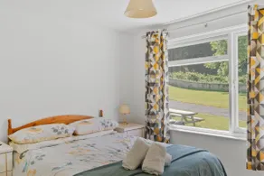 Dog friendly, minutes from coast - Sleeps 4 - Image 5