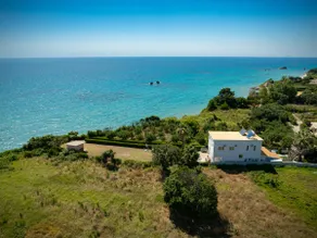 Apartment with exclusive direct access to the beach - Image 4