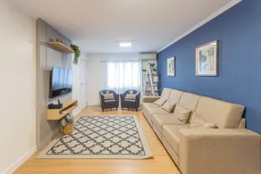 Newly renovated house, 3 bedrooms and playground - Image 4