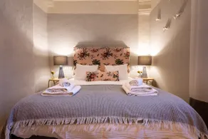 Stylish Ronda flat in 18 C house with shared pool - Image 2