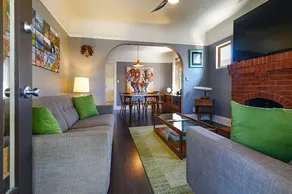 Perfect Location w/ Hot Tub, Parking & Office - Image 3