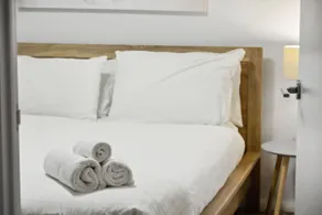 Parkview 2BR Apt | Free Parking + WiFi - Image 3