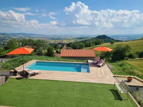 Large 5 bedroom house with 5 bathrooms - Image 2