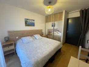 Private accommodation with personal entrance and terrace - Image 3