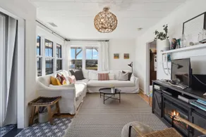 Professionally designed holiday home on the beach - Image 2