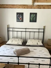 Cozy guesthouse in renovated farmhouse - Image 3