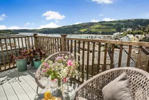 Dorset House, Salcombe, with Free Parking - Image 2