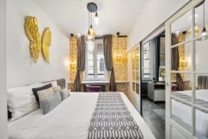 TOP 5 in Dijon: Luxury Suite/Cathedral View - Image 4