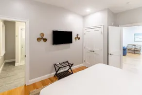 Spacious Top Floor Apartment, St. Mary Church View - Image 3