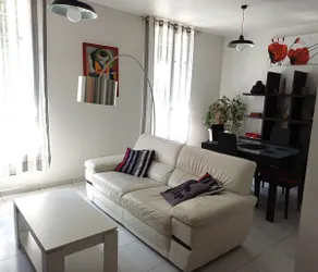 Les Poètes - Entire home with secure parking - Image 2