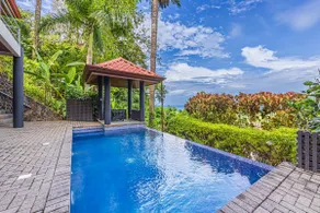 All Suite House with Amazing Ocean Views - Image 2