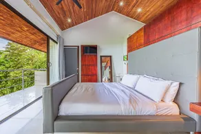 All Suite House with Amazing Ocean Views - Image 4