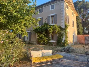 Large farmhouse in a green setting facing the Ventoux - Image 2
