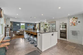 History + Luxury Eco House in The New Forest - Image 4