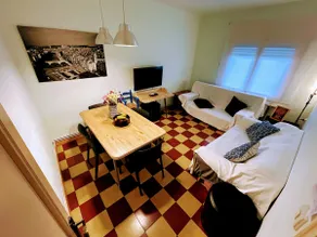 Girona Center | 6 Beds | Parking | 35 m² Secure - Image 4