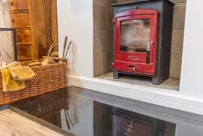Seaside Beach Apartment HotTub & woodburning fire - Image 4