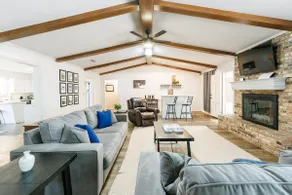 Hub City Hangout | Spacious Retreat, Modern & Cozy - Image 2