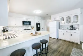Hub City Hangout | Spacious Retreat, Modern & Cozy - Image 5