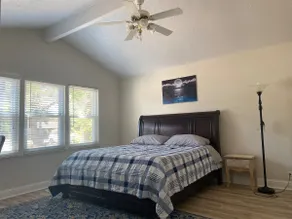 Spacious, quiet resort style home - Image 4