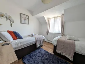 2BR-Dean Hse-Fully Equipped-Parking-WiFi-Short Long Stays - Image 4