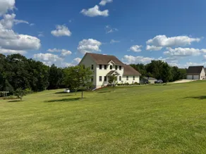 Countryside Retreat In Northeast Iowa - Image 2