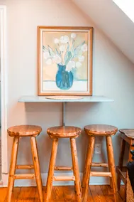 Sun-Drenched 2BR Near Cape Cod & Boston Commuter - Image 4