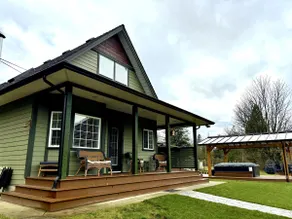 Country Escape with Massive Hot Tub - Image 3