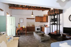 Traditional Olive Guesthouse - Image 5