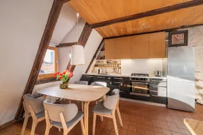 Rustic 3 bedroom loft in Old Town - Image 3