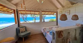 The cabin – facing the Pacific Ocean - Image 5
