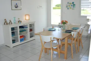 Detached house with garden - Image 2