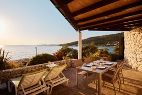 Unique private beachfront oasis - Image 3